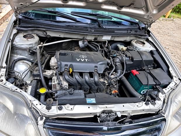 Toyota Corolla 2004 Silver