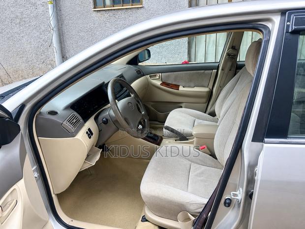 Toyota Corolla 2004 Silver