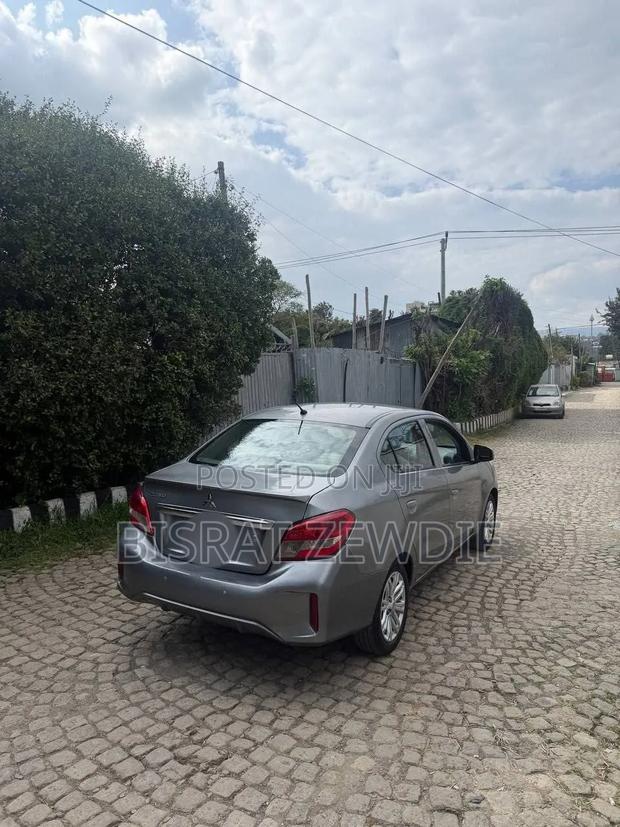 Mitsubishi Attrage 2022 Gray