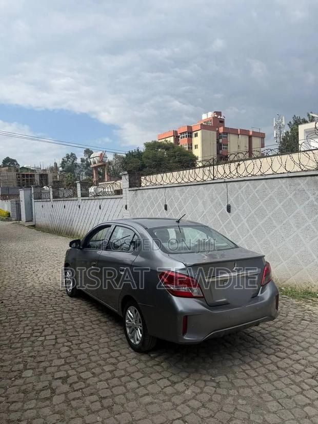 Mitsubishi Attrage 2022 Gray