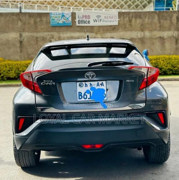 Toyota C-HR 2017 Gray