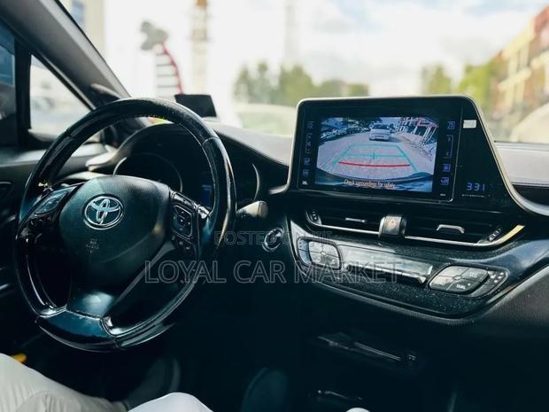 Toyota C-HR 2017 Gray