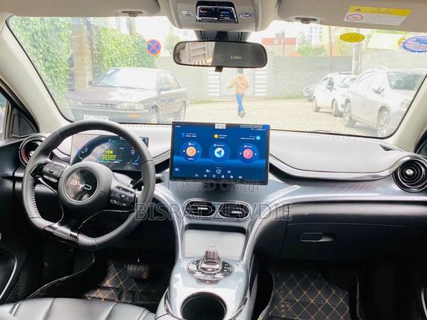 BYD E2 43 kWh 94 hp FWD 2025