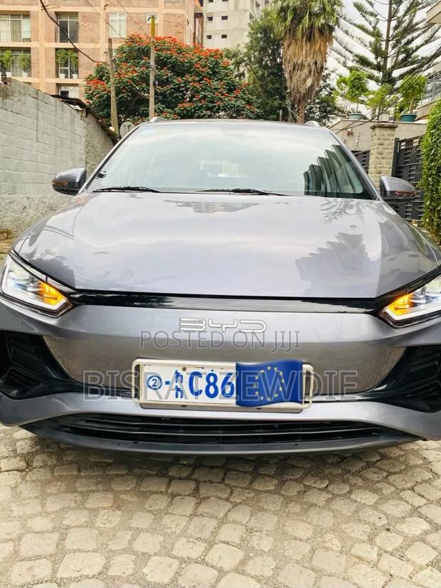 BYD E2 43 kWh 94 hp FWD 2025