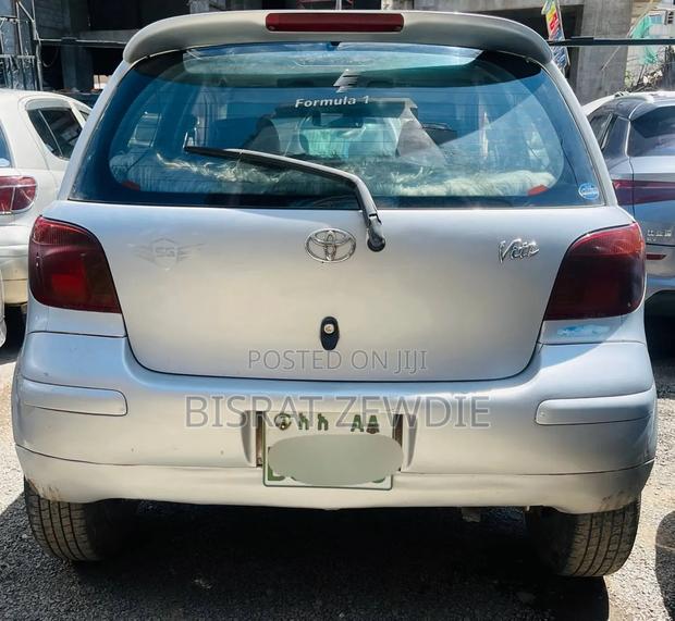 Toyota Vitz 2003 Silver
