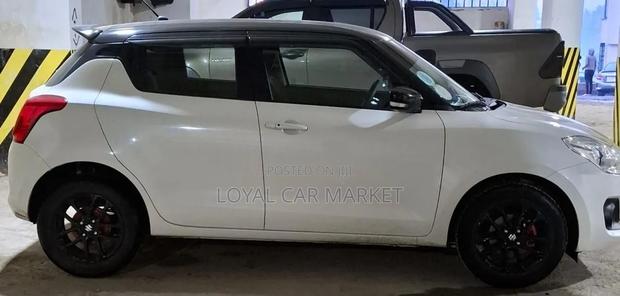 Suzuki Swift 2022 White