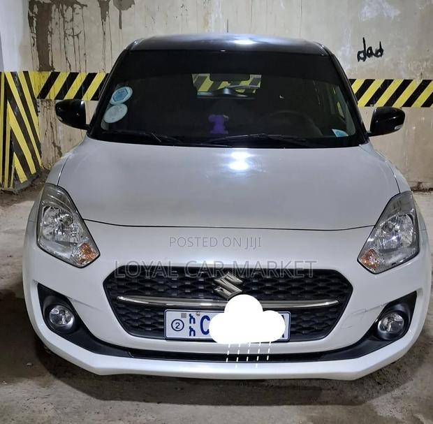 Suzuki Swift 2022 White