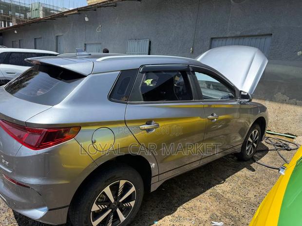 BYD E2 43 kWh 94 hp FWD 2024 Gray