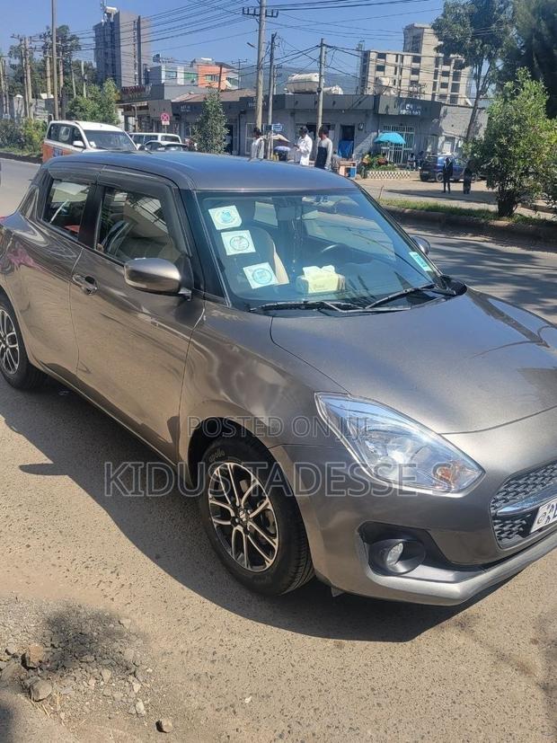 Suzuki Swift 2021 Gray