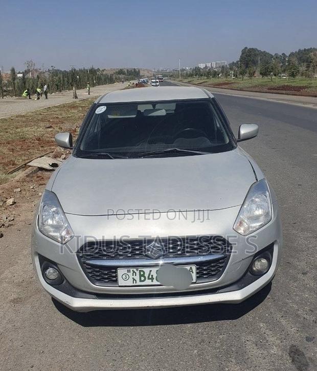 Suzuki Swift 2022 Silver