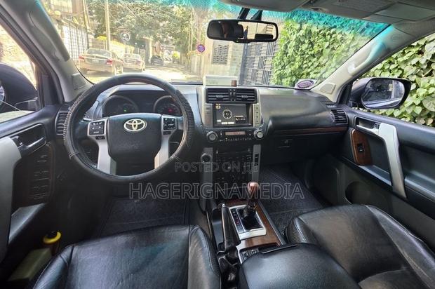 Toyota Land Cruiser Prado 2012 Black