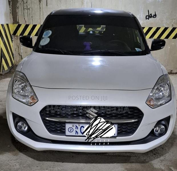 Suzuki Swift 2022 White