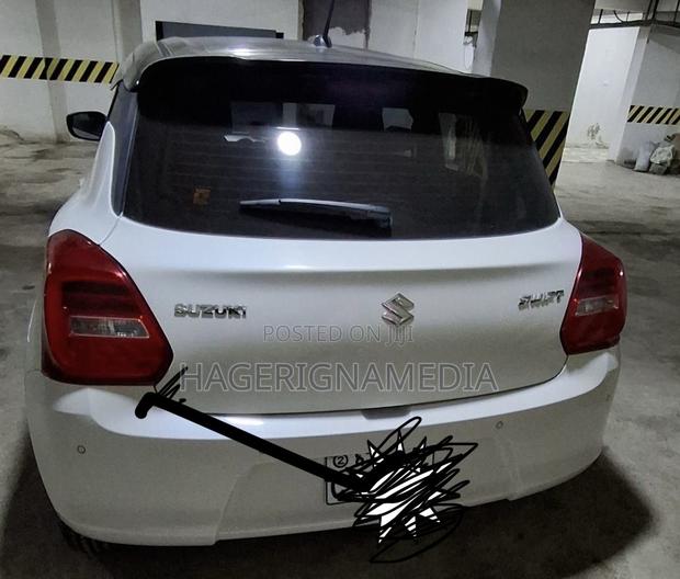 Suzuki Swift 2022 White
