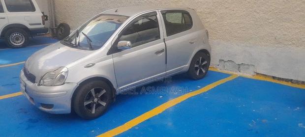 Toyota Vitz 2002 Silver