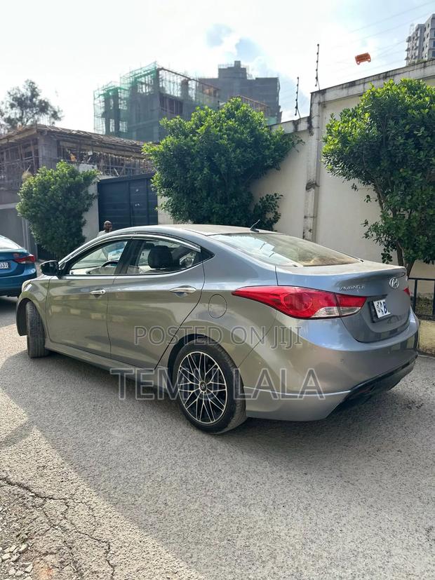 Hyundai Avante 2015 Gray