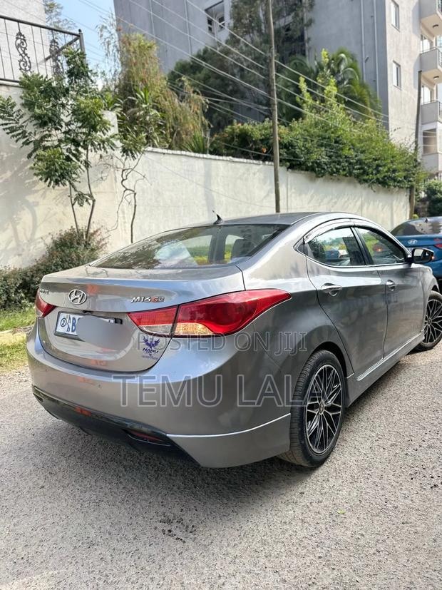 Hyundai Avante 2015 Gray
