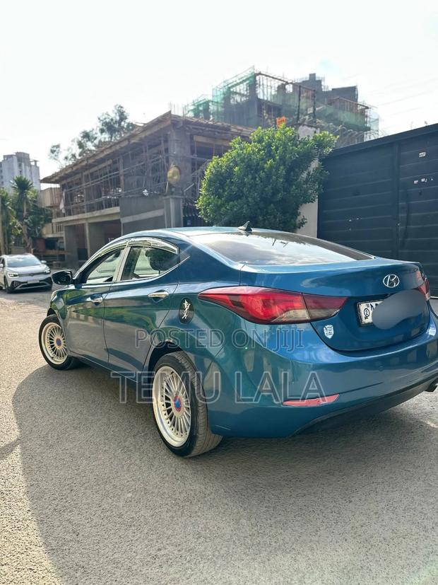 Hyundai Avante 2015 Blue