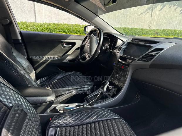 Hyundai Avante 2015 Blue