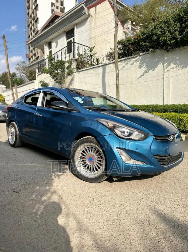 Hyundai Avante 2015 Blue
