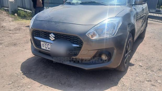 Suzuki Swift 2023 Gray