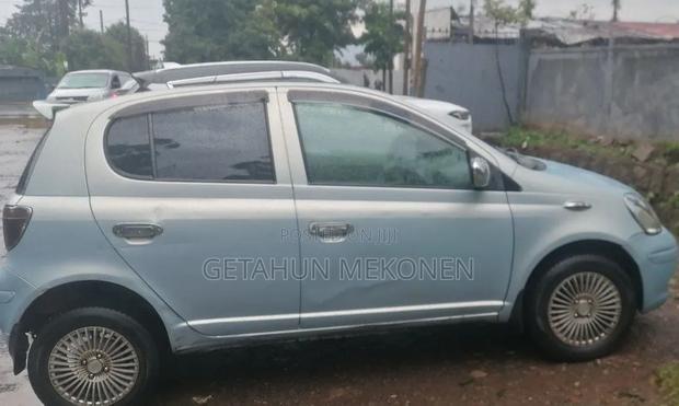Toyota Vitz 2004 Blue