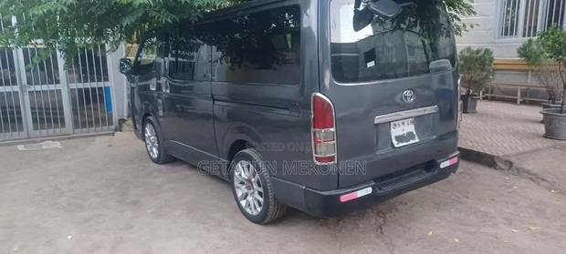 Car 2007 Gray