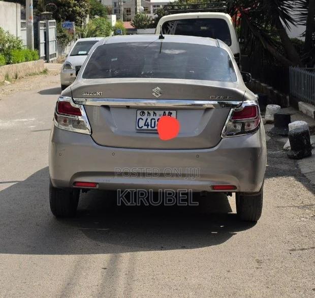 Suzuki Dzire 2022 Silver