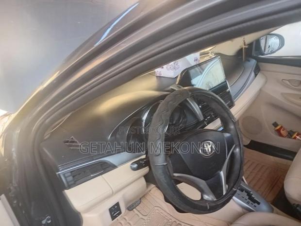 Toyota Yaris 2016 Gray