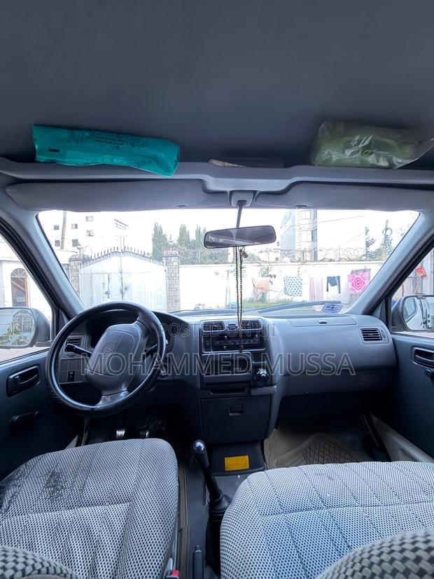 Toyota Grand HiAce 2000 White