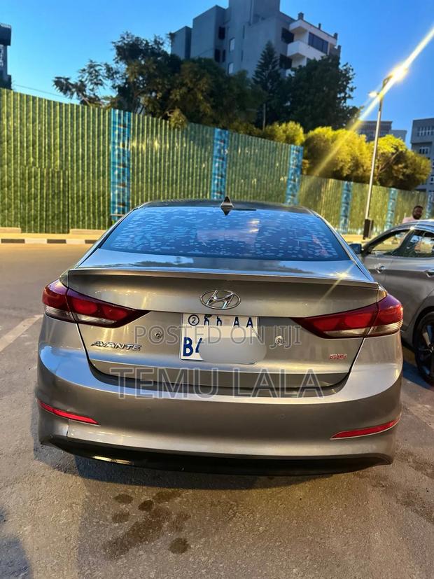 Hyundai Avante 2017 Gray
