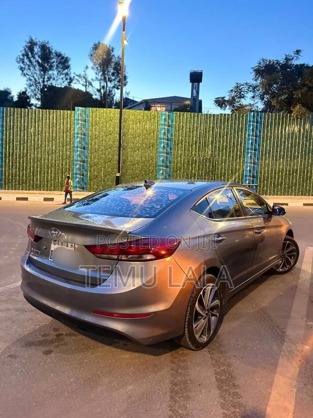 Hyundai Avante 2017 Gray