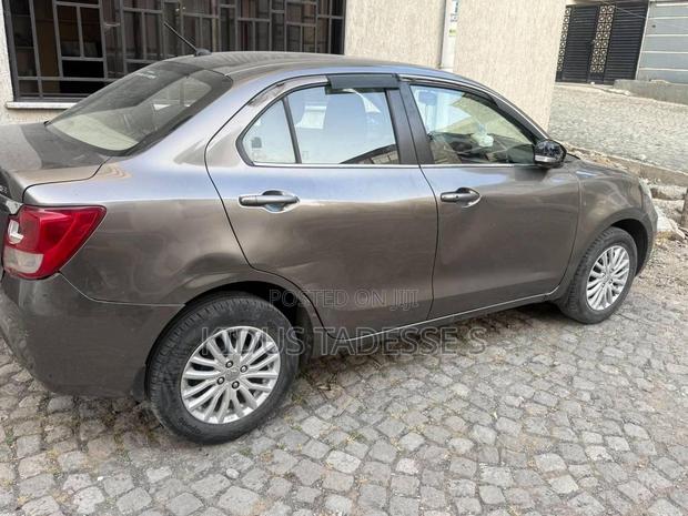 Suzuki Dzire 2022 Gray