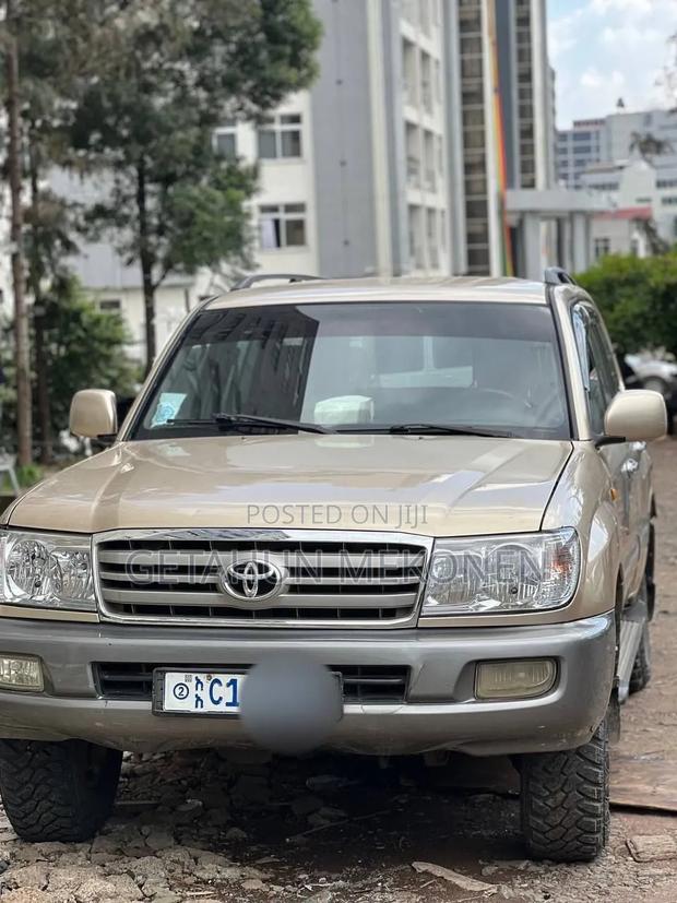 Toyota Land Cruiser 2006 Gold