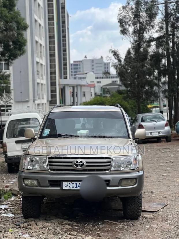 Toyota Land Cruiser 2006 Gold