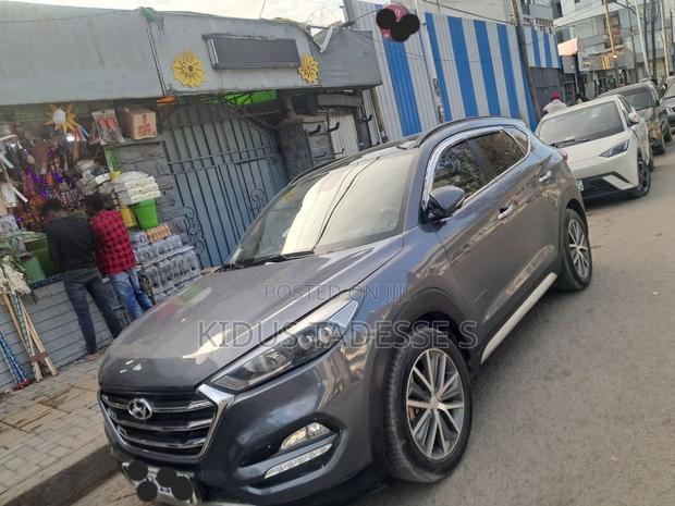 Hyundai Tucson 2017 Gray