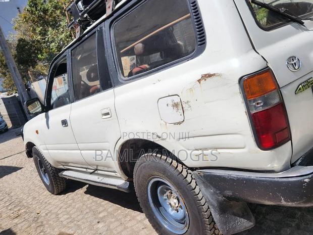 Toyota Land Cruiser 1993 White