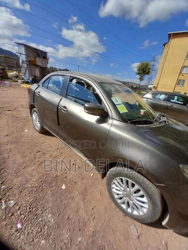 Suzuki Dzire 2022 White