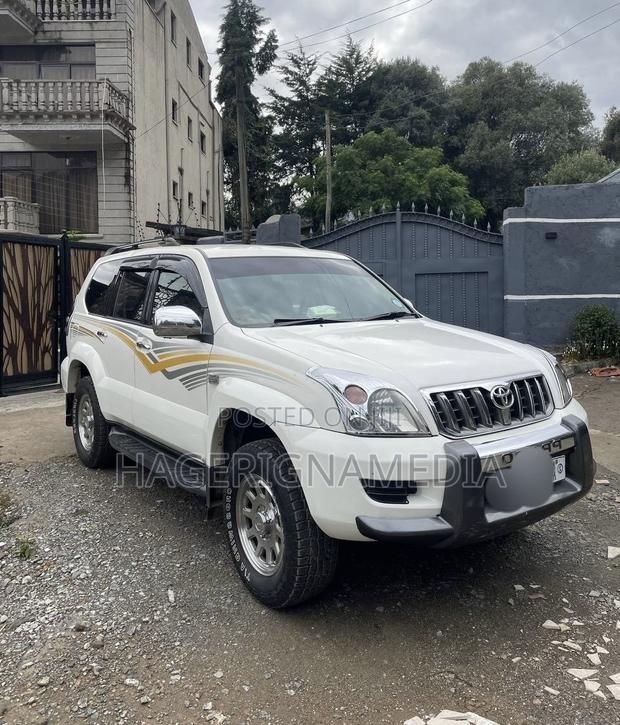 Toyota Land Cruiser Prado 2010 White