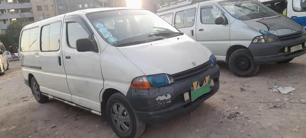 Toyota Grand HiAce 1999 White