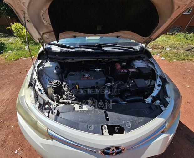 Toyota Yaris 2014 White
