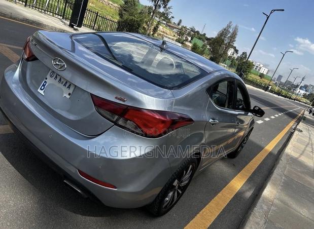 Hyundai Avante 2015 Silver