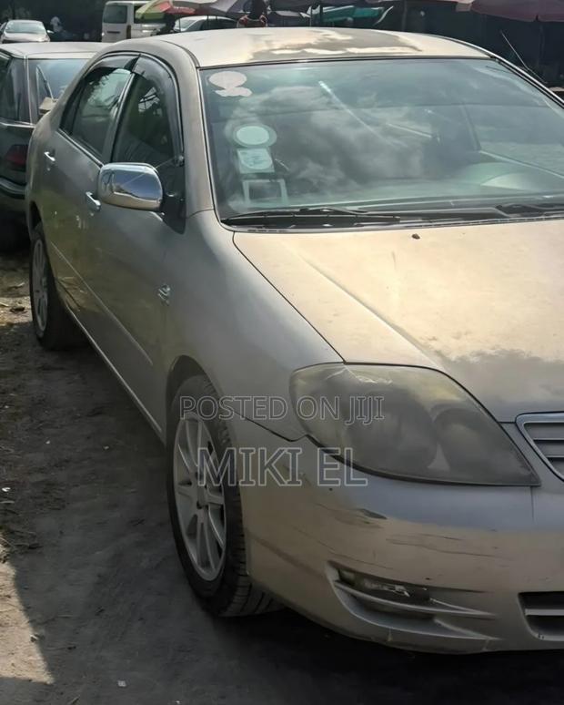 Toyota Corolla Sedan 2003 Gold