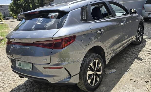 BYD E2 43 kWh 94 hp FWD 2025 Gray