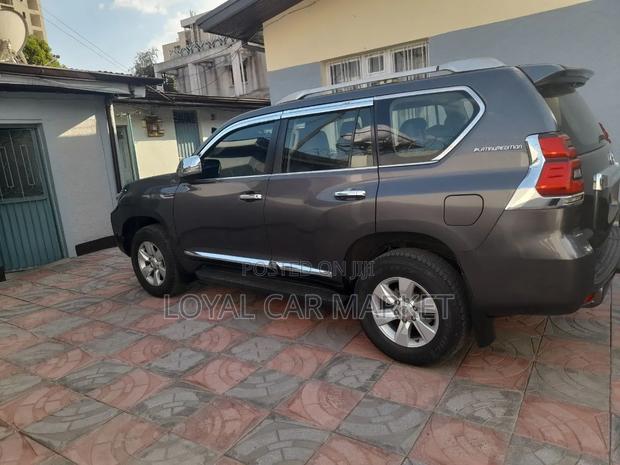 Toyota Land Cruiser Prado 2020 Gray