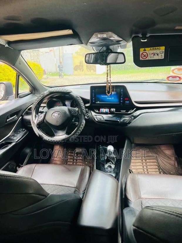 Toyota C-HR 2020 Gray