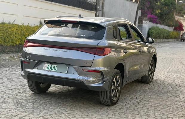 BYD E2 43 kWh 94 hp FWD 2025 Gray