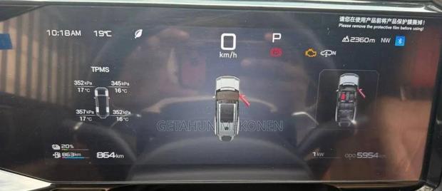 New BYD Leopard 8 2.0 Hybrid AWD 2025 Gold