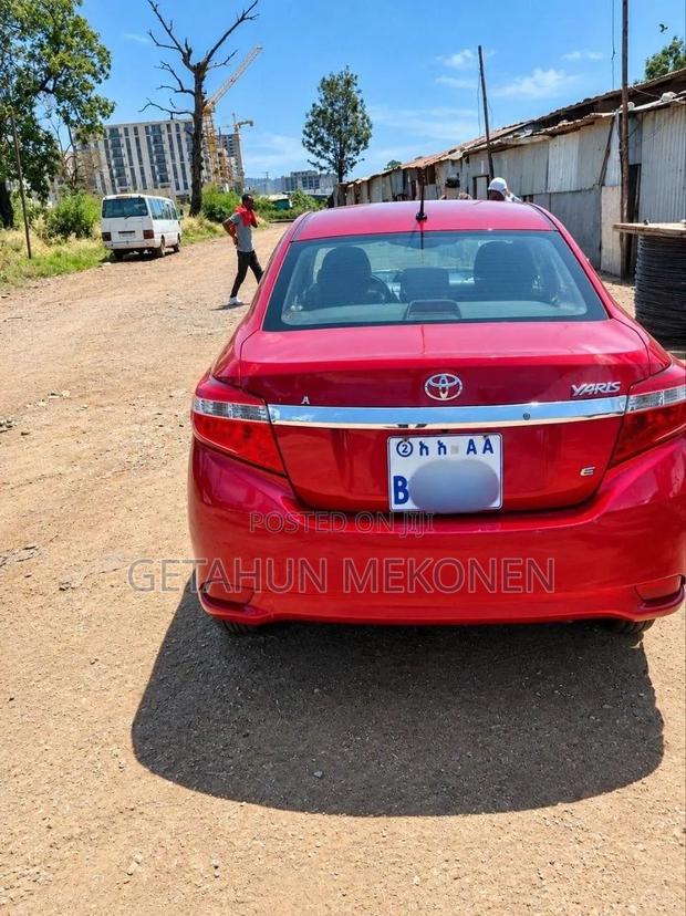 Toyota Yaris 2015 Burgundy