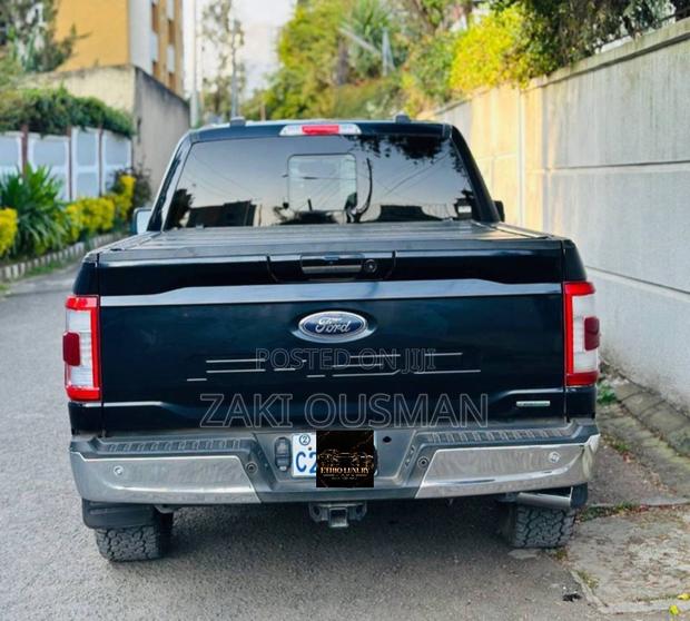 Ford F-150 2022 Black