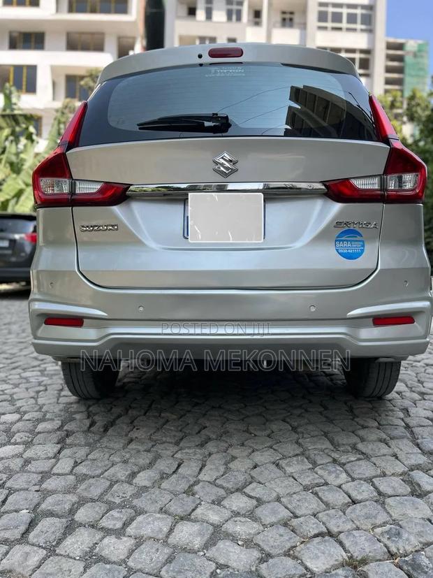Suzuki Ertiga 2021 Silver